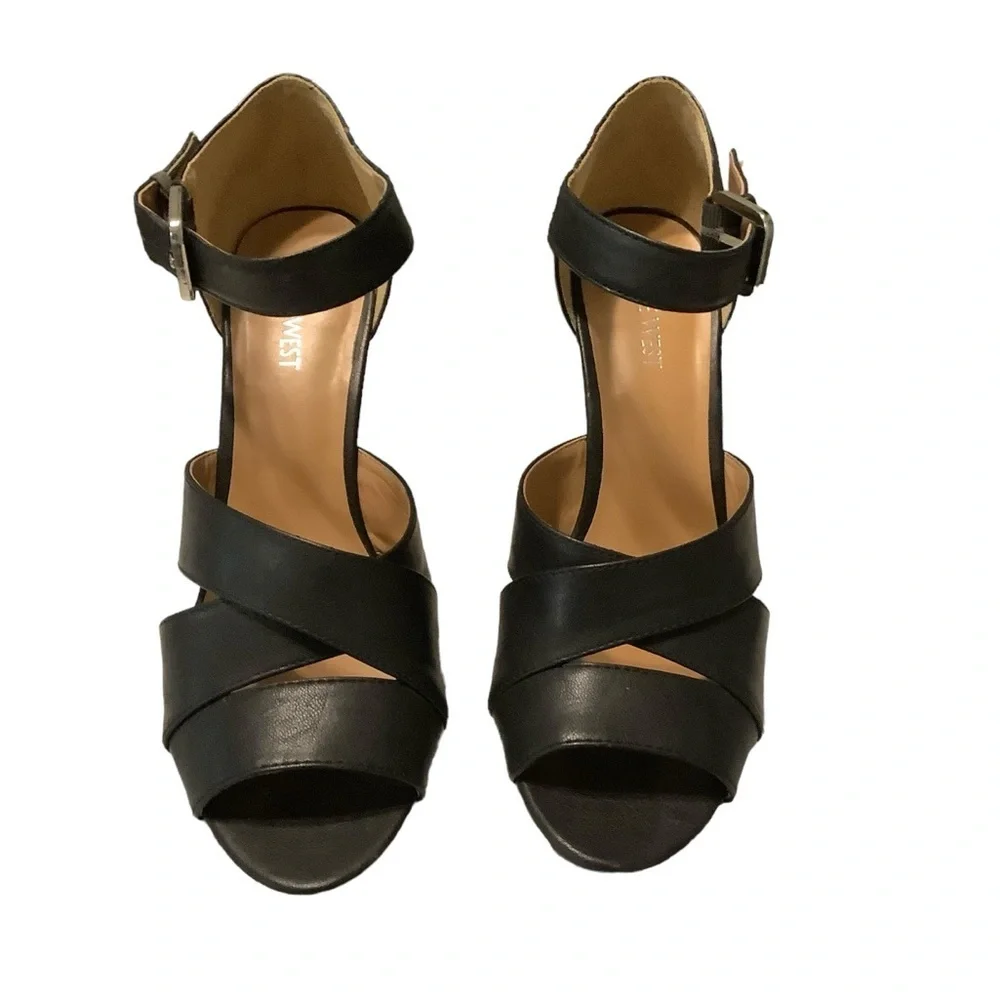 Nine West black‎ faux leather straps sandals size 10